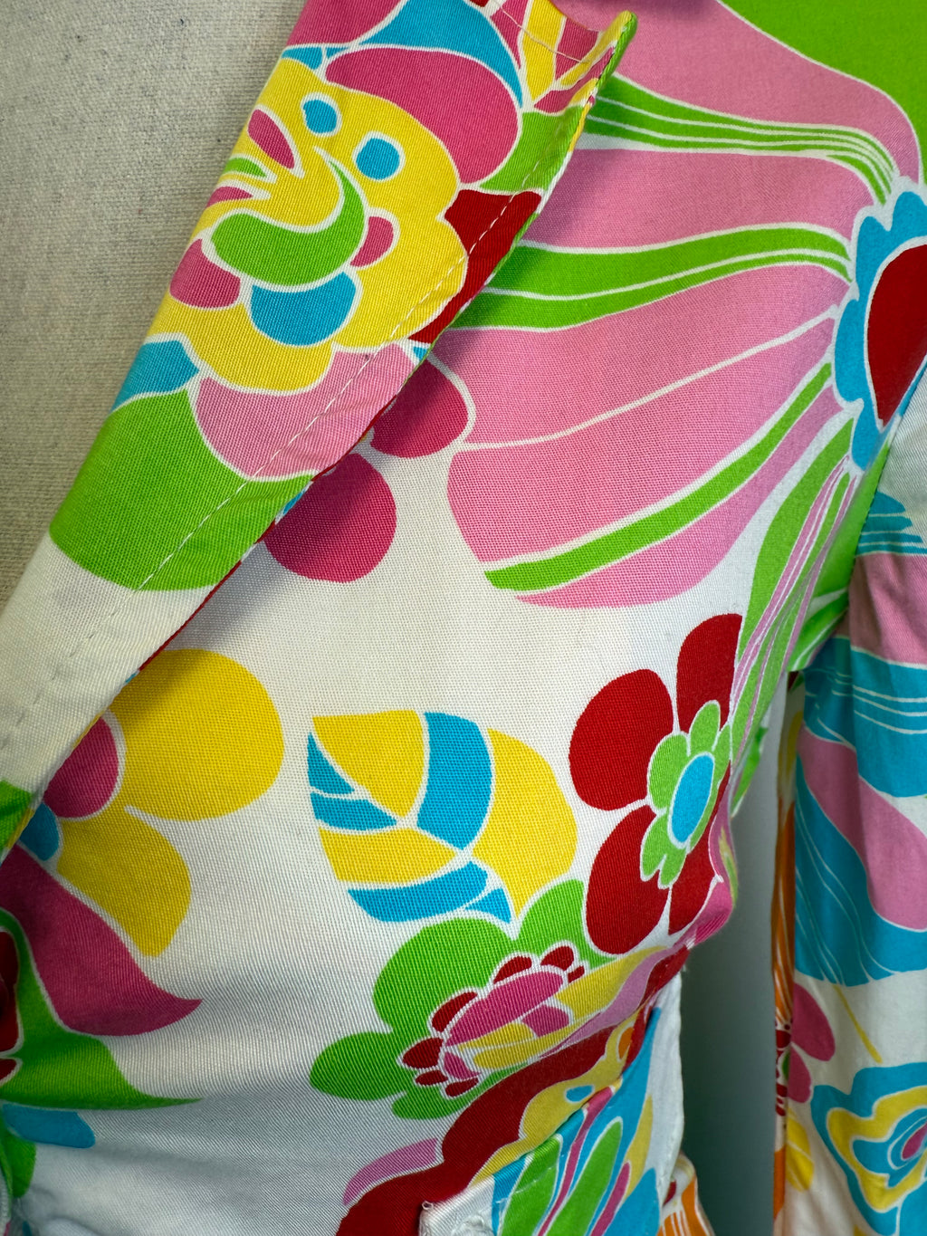 Veste cintrée fleurie 70s Pin-Up multicolore – Style pop / rétro – taille 38 / M