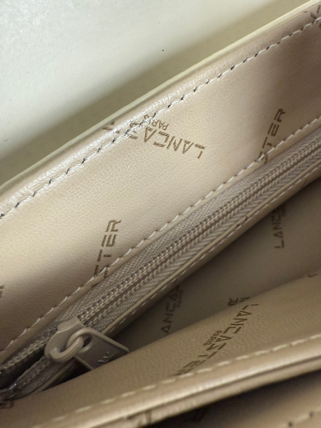 Sac Lancaster blanc cassé vintage - format bandoulière