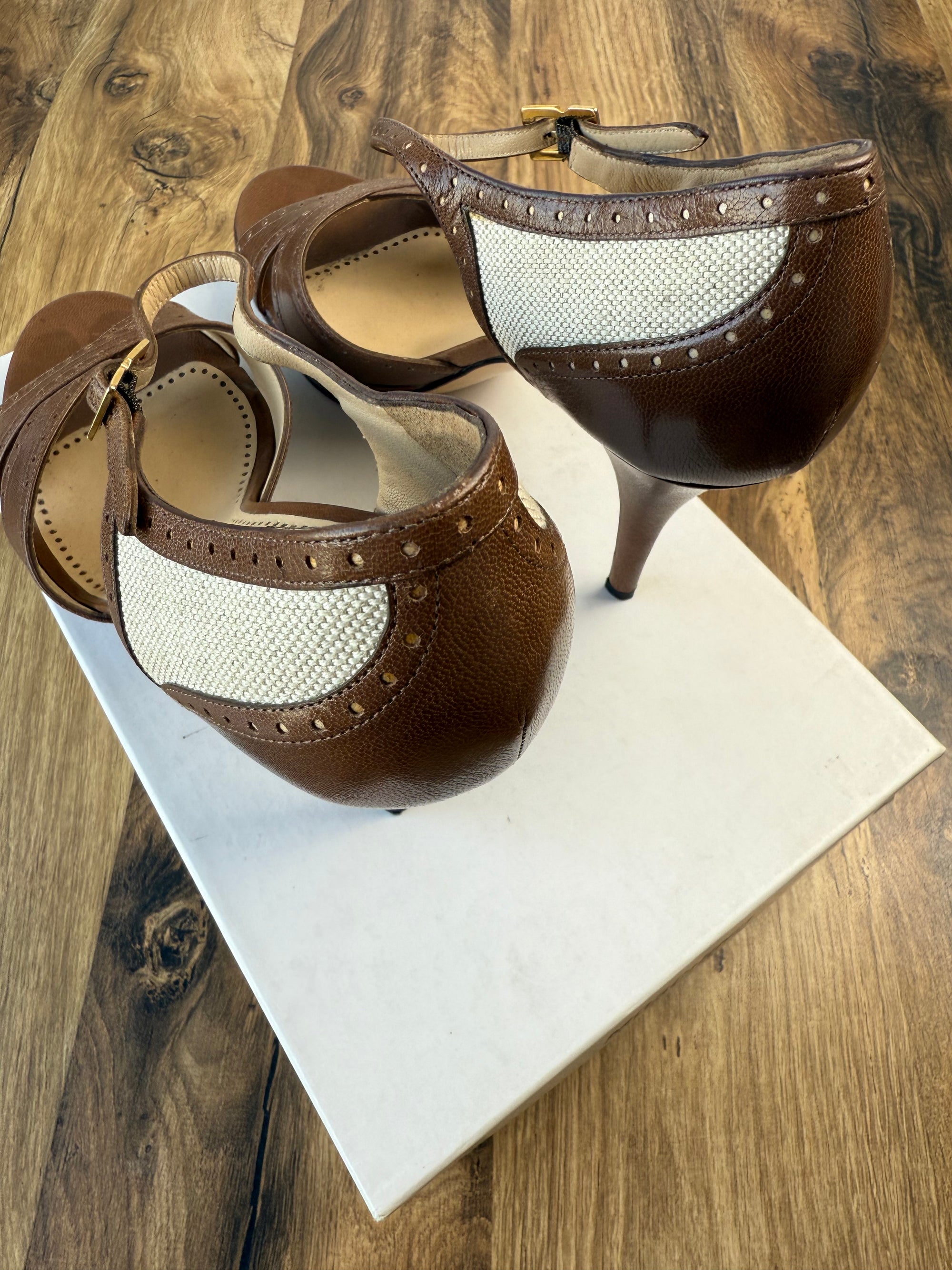 Escarpins Moschino en cuir marron - Taille 40