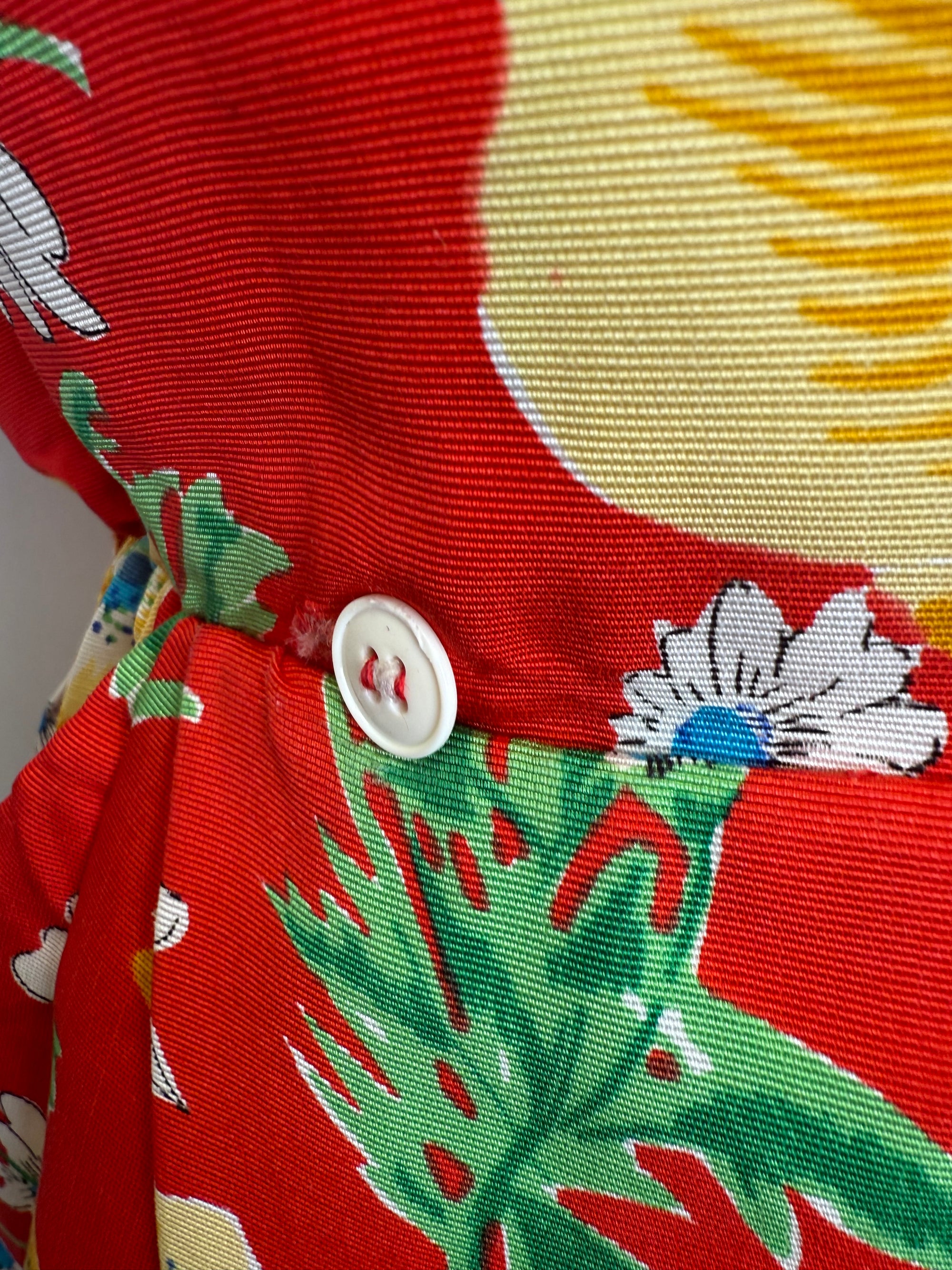 Robe portefeuille vintage à fleurs rouges - coupe flatteuse, style rétro - taille M / 38
