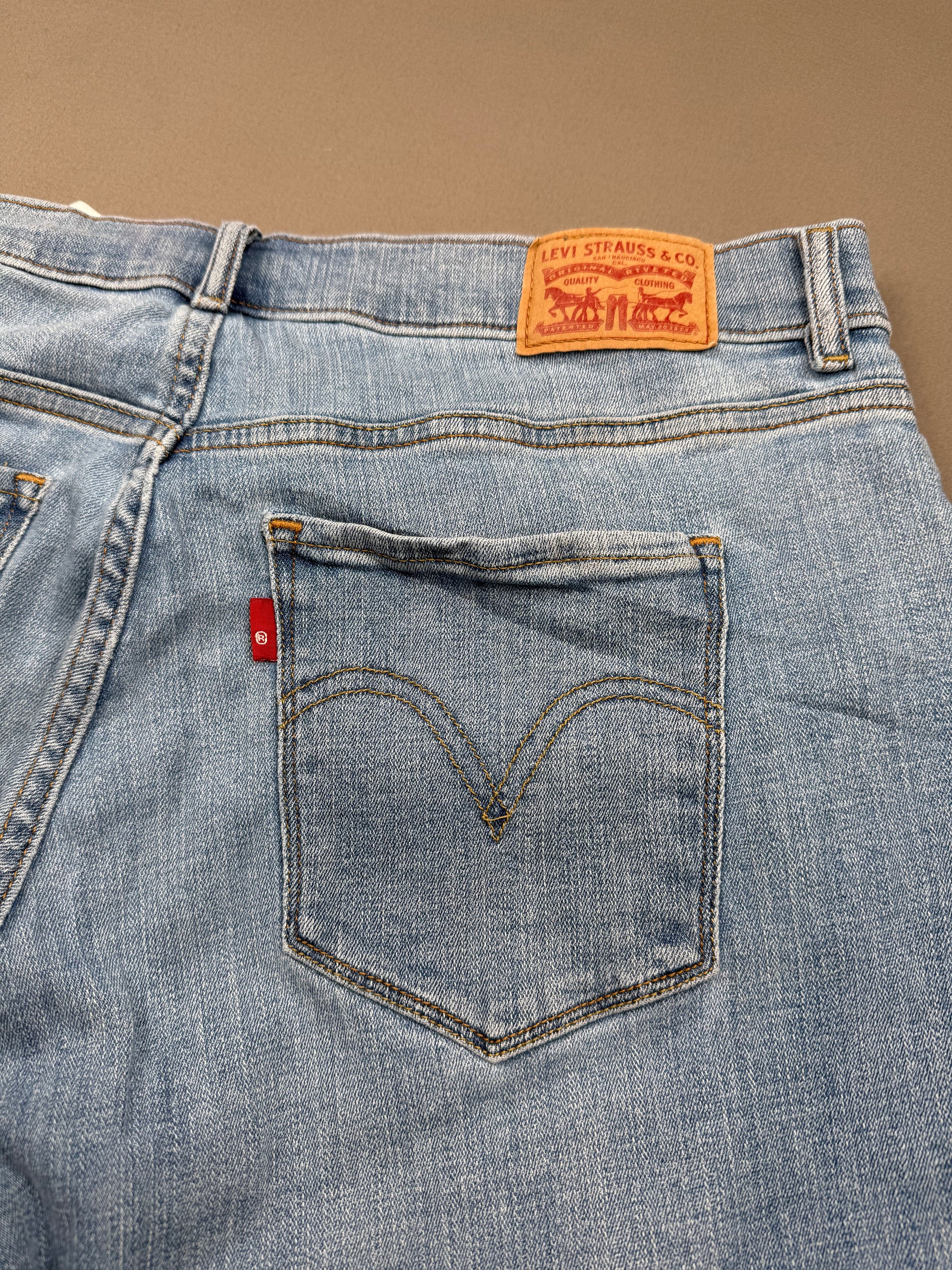 Jean Levi’s 512 Flare Bootcut Femme – Vintage Y2K Brodé Fleurs – taille 40 FR