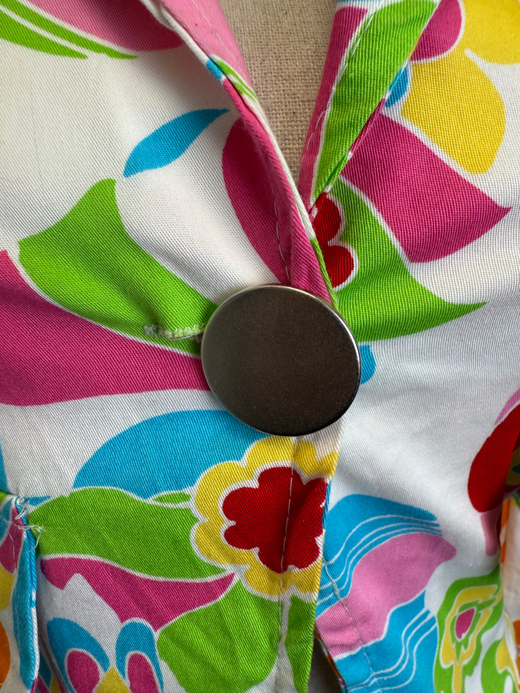 Veste cintrée fleurie 70s Pin-Up multicolore – Style pop / rétro – taille 38 / M