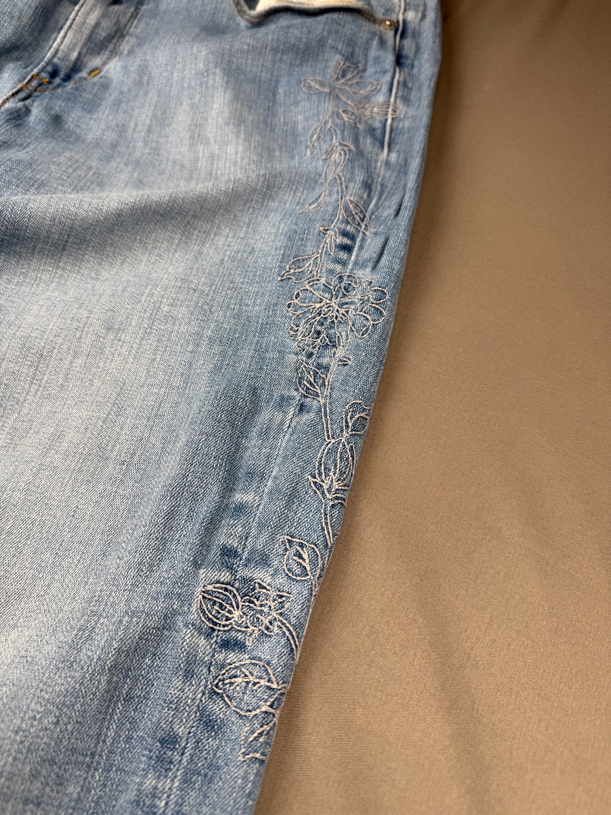 Jean Levi’s 512 Flare Bootcut Femme – Vintage Y2K Brodé Fleurs – taille 40 FR