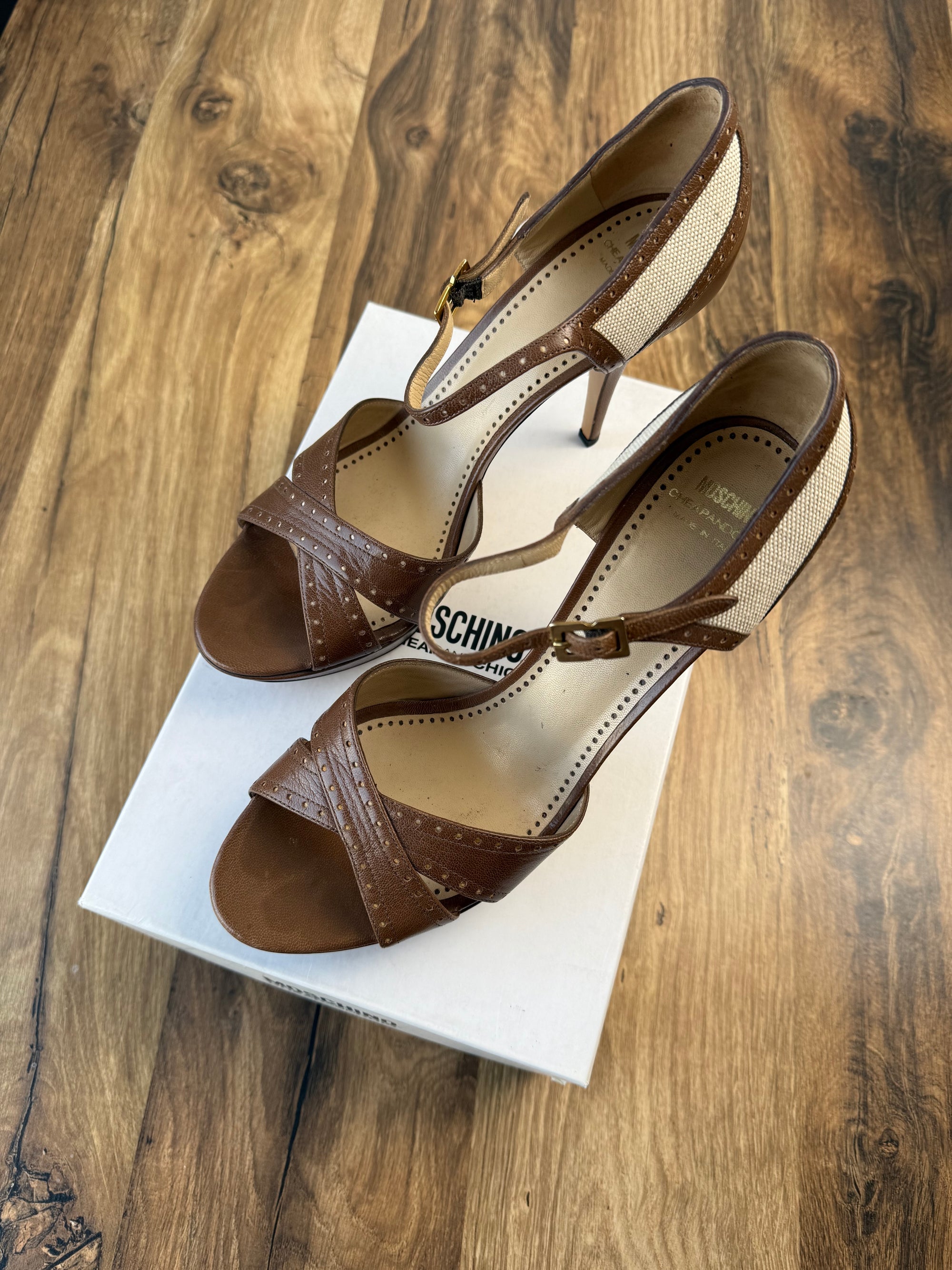 Escarpins Moschino en cuir marron - Taille 40
