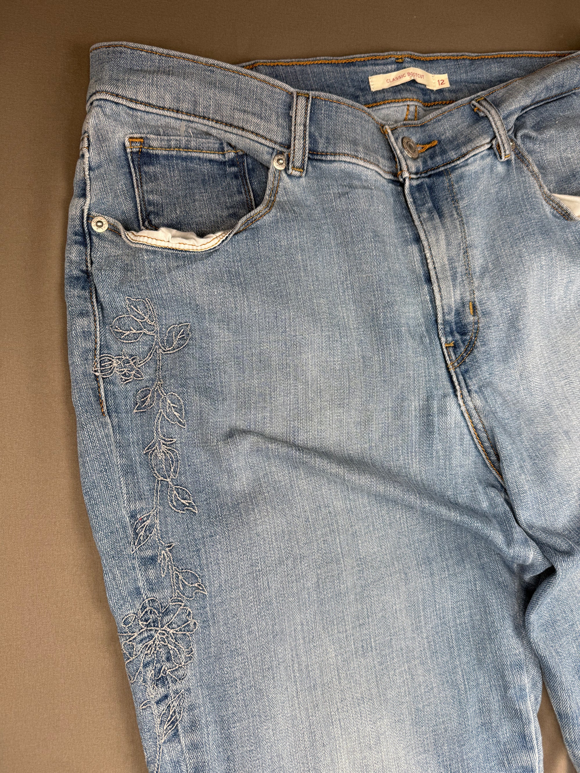 Jean Levi’s 512 Flare Bootcut Femme – Vintage Y2K Brodé Fleurs – taille 40 FR