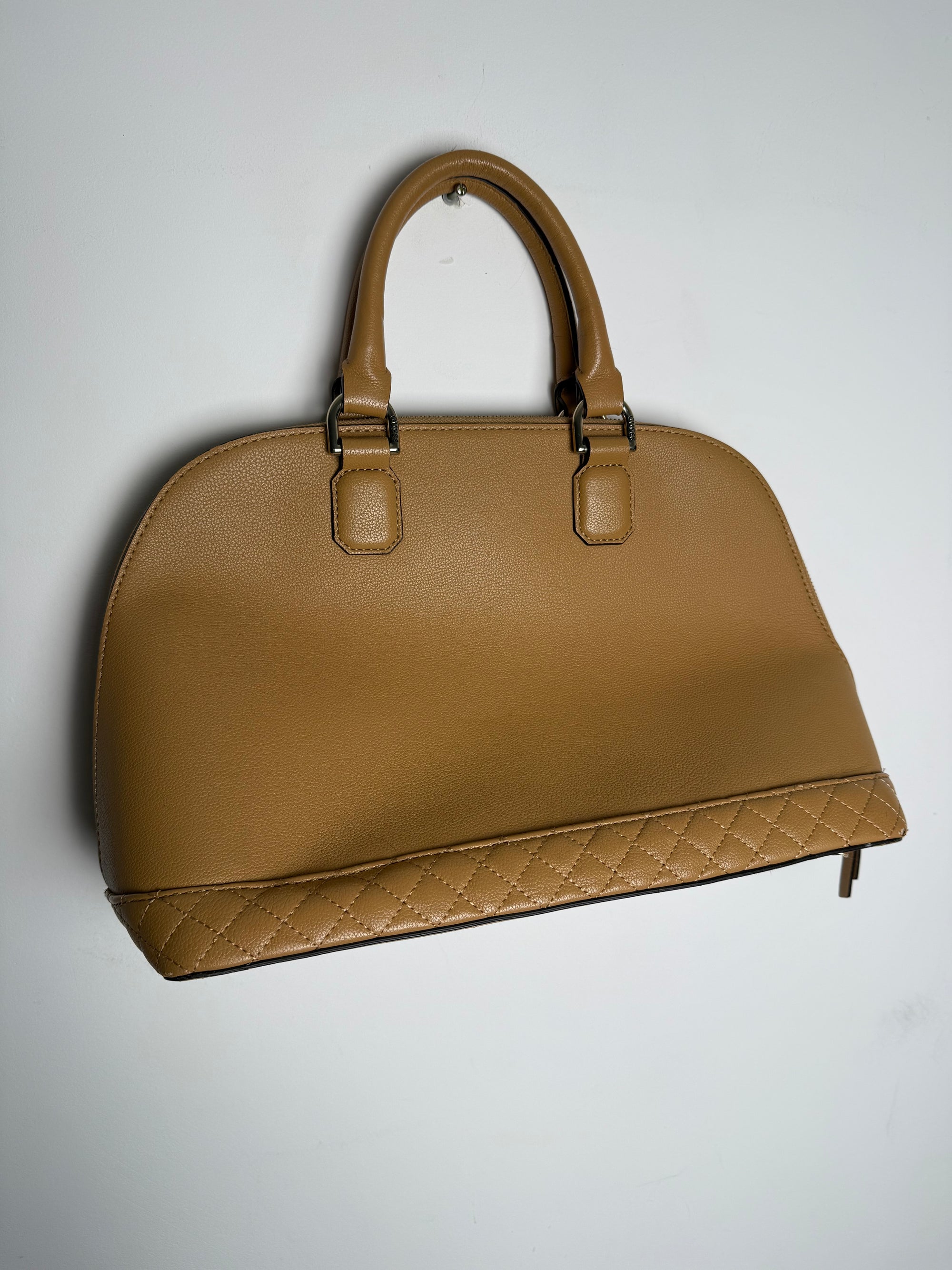 Sac à main Guess camel - Élégant et pratique